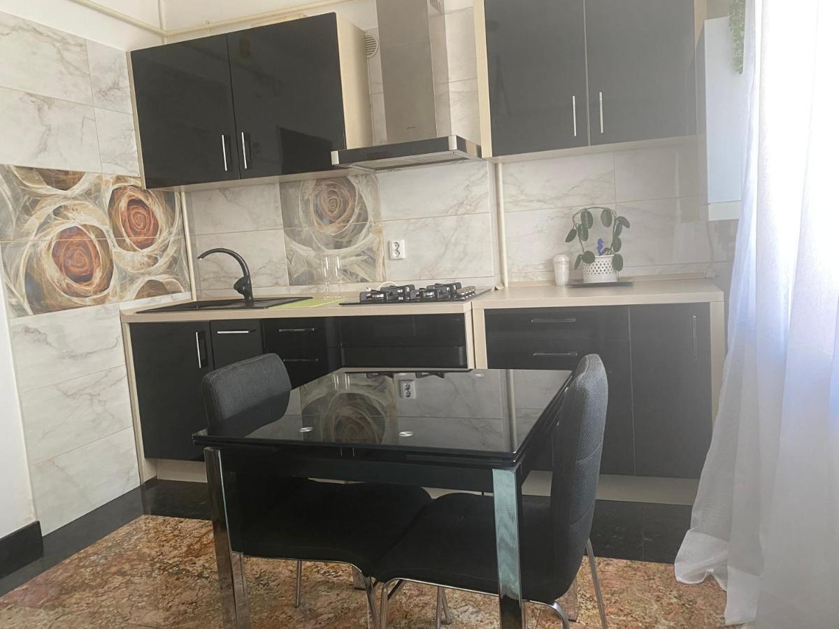 Black&White Studio Ultracentral Крайова Екстериор снимка